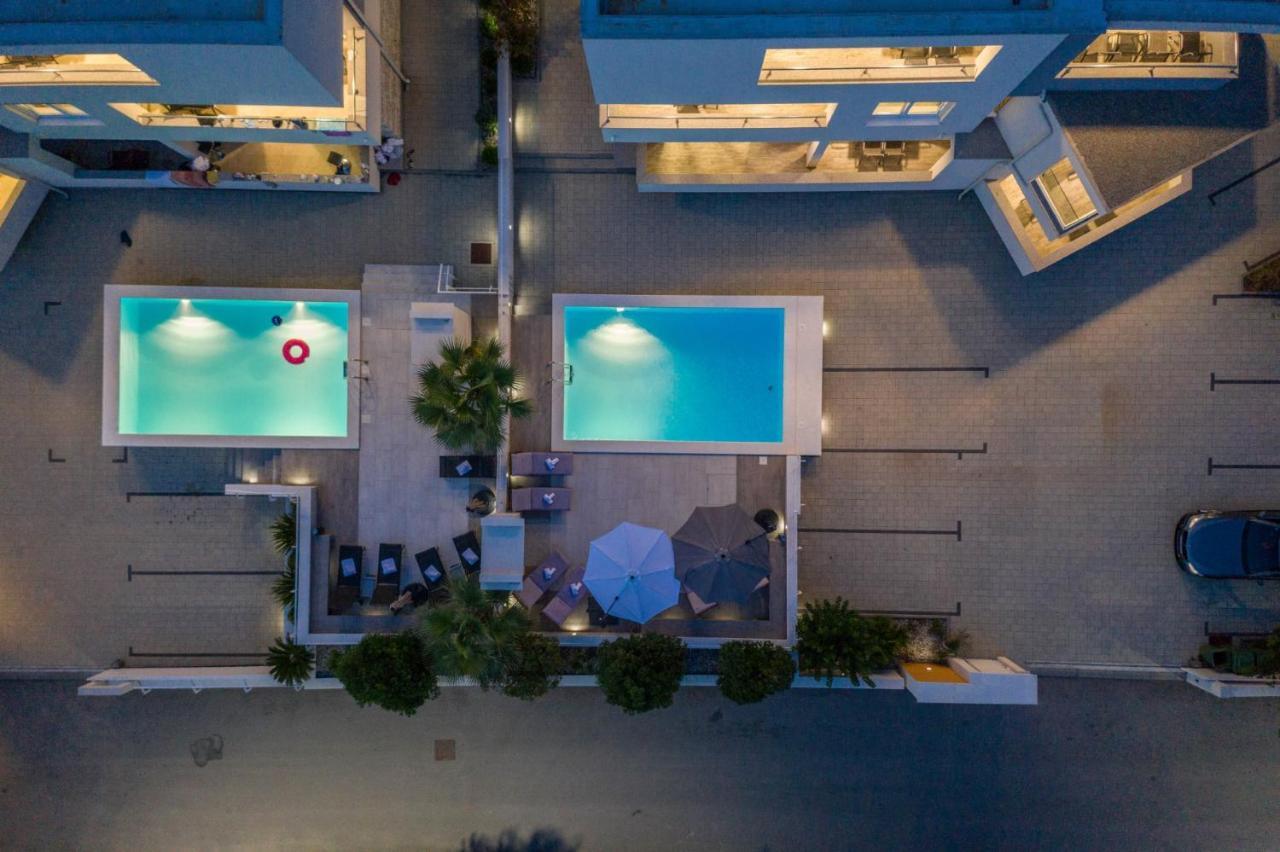 Apartments & Rooms Danivan Pool Villas B Novalja Bagian luar foto
