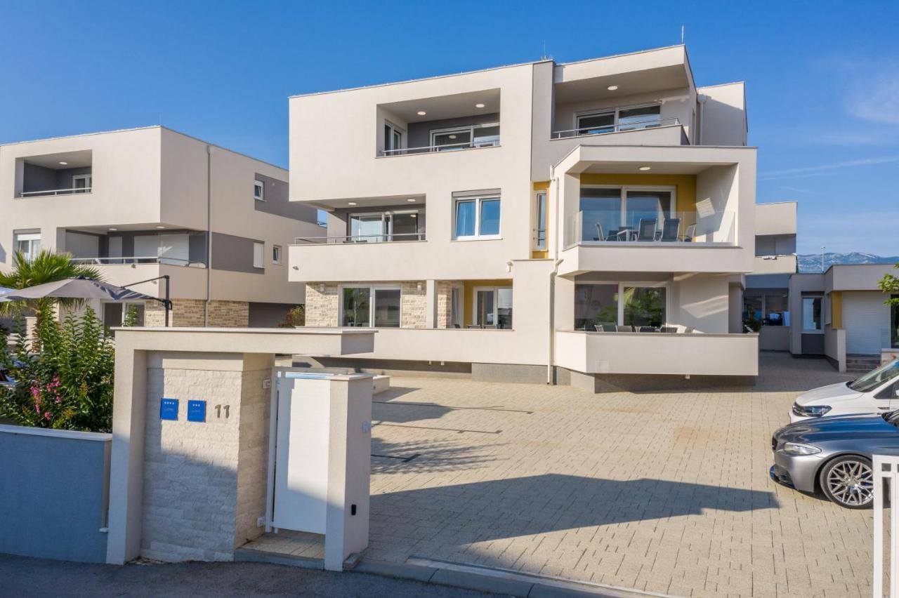 Apartments & Rooms Danivan Pool Villas B Novalja Bagian luar foto