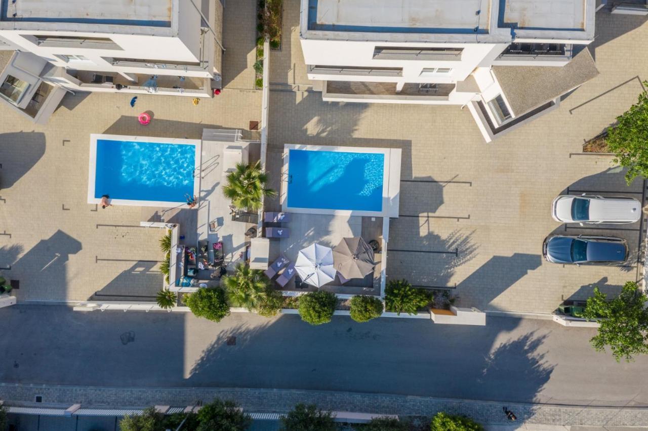 Apartments & Rooms Danivan Pool Villas B Novalja Bagian luar foto