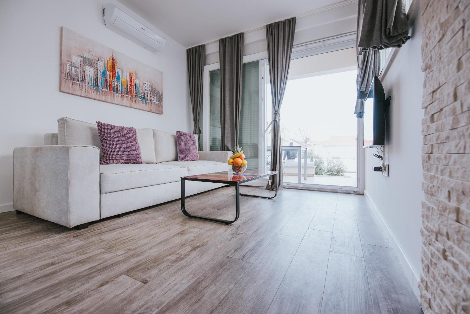 Apartments & Rooms Danivan Pool Villas B Novalja Ruang foto